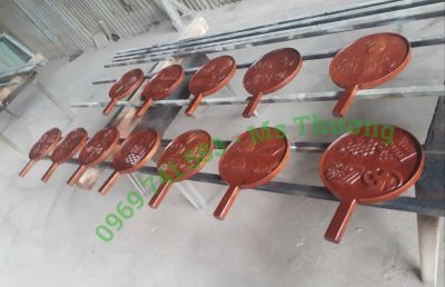 Quạt Tay Cầm Tròn Bằng Gỗ Họa Tiết